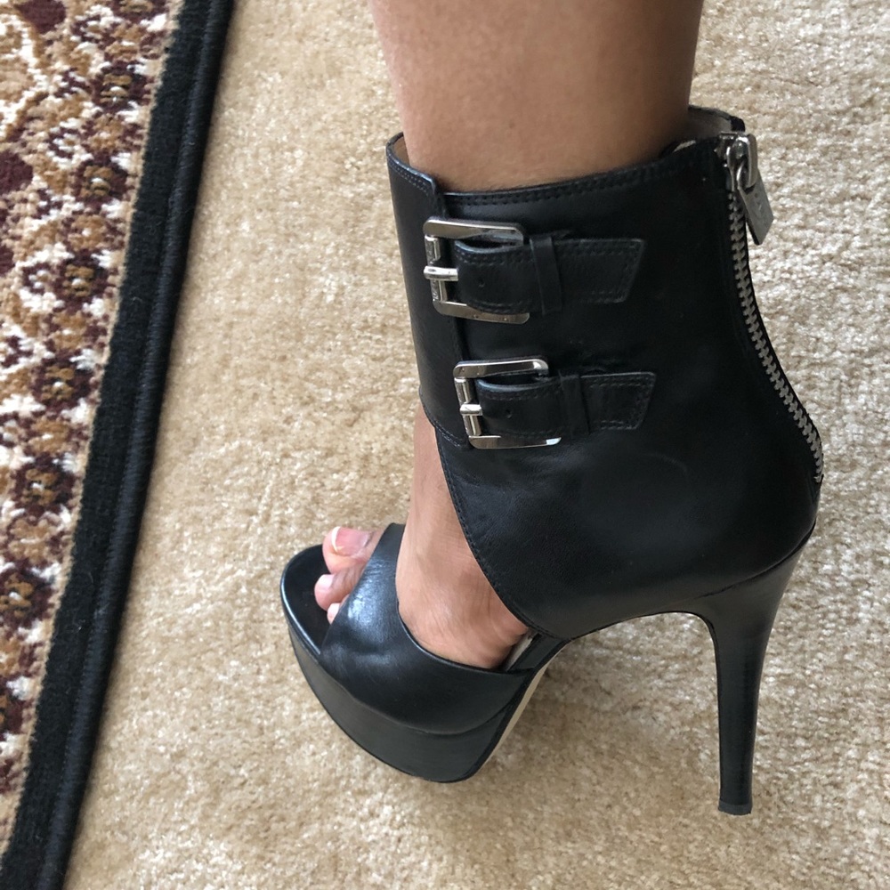 Micheal Kors - Black Calf Boots. - Picture 6 of 7
